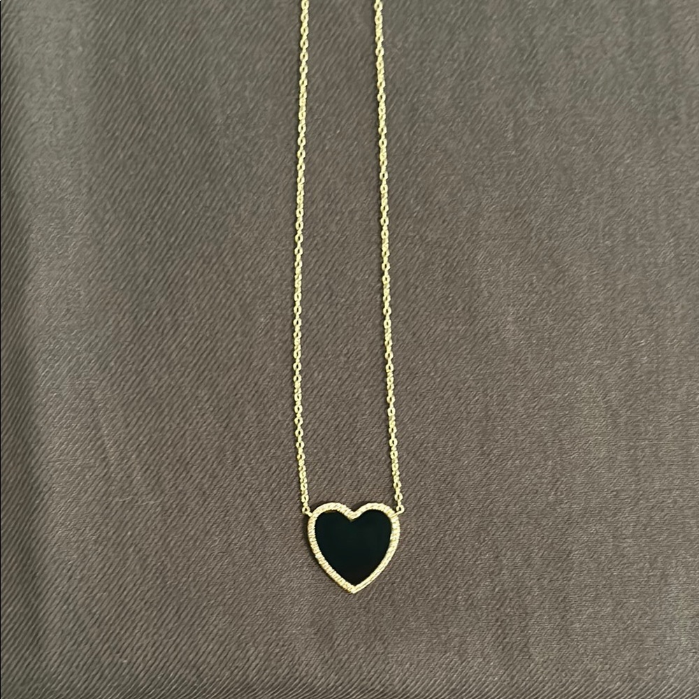 Elegant Black Heart Pendant Necklace